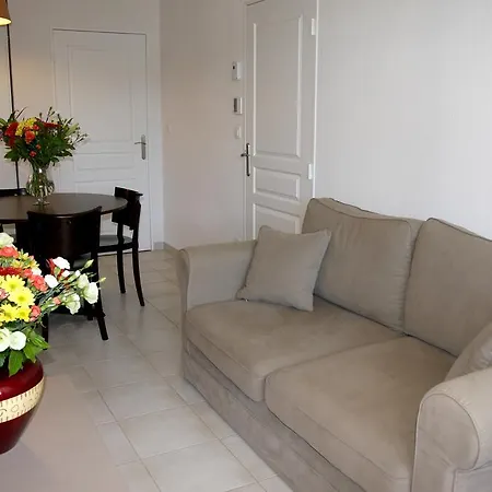 Aparthotel Goelia Le Domaine Du Moulin Blanc 3*